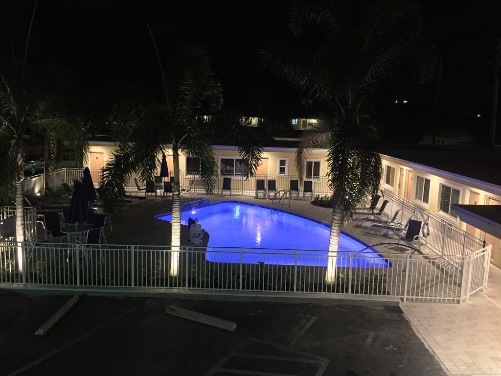 Curtis Inn & Suites Hollywood Exterior foto